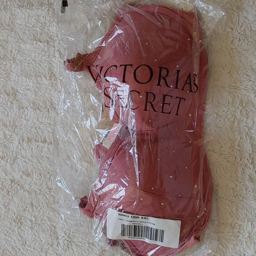NWT Diamante VS PINK bra